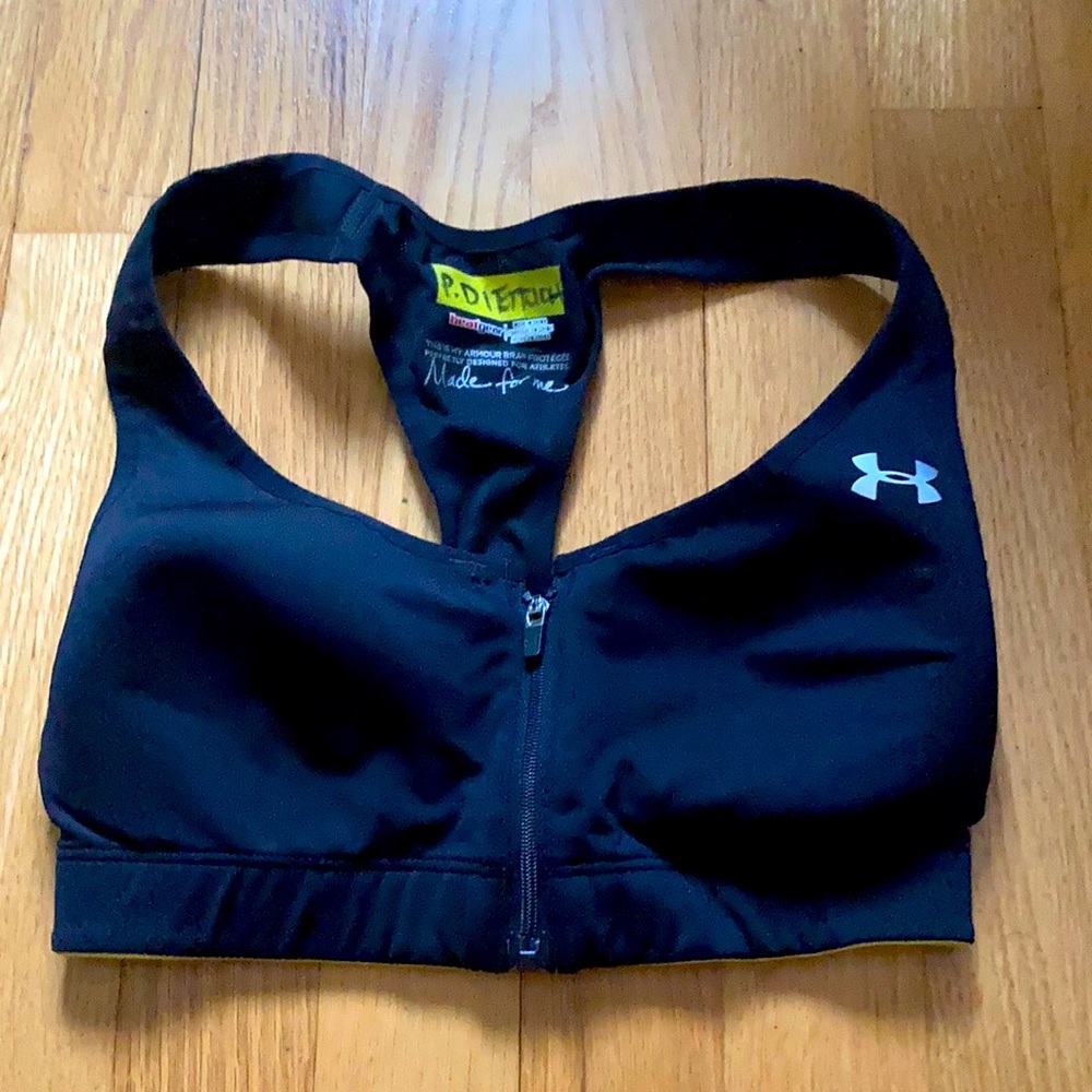 Front zip sports bra